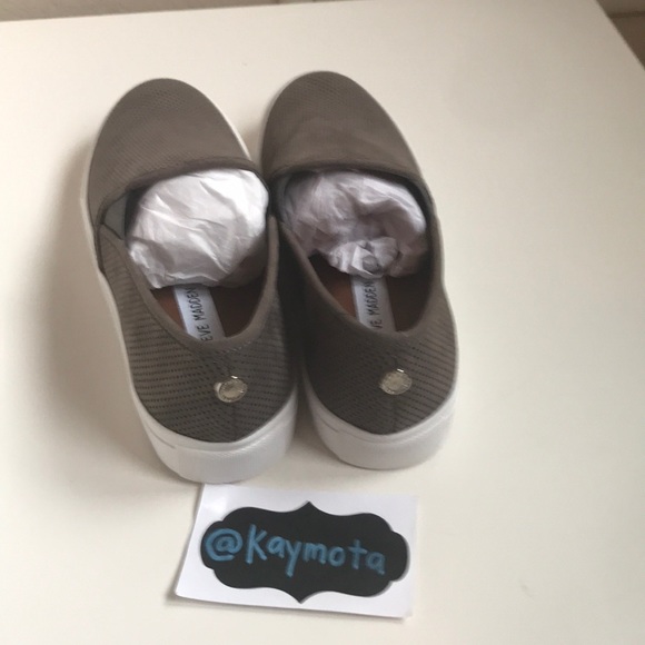 Steve Madden Slip ons - Picture 4 of 6